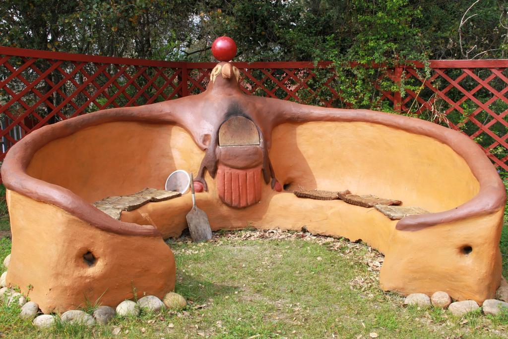 Hotel Hobbit Hut Geyserville Exterior foto