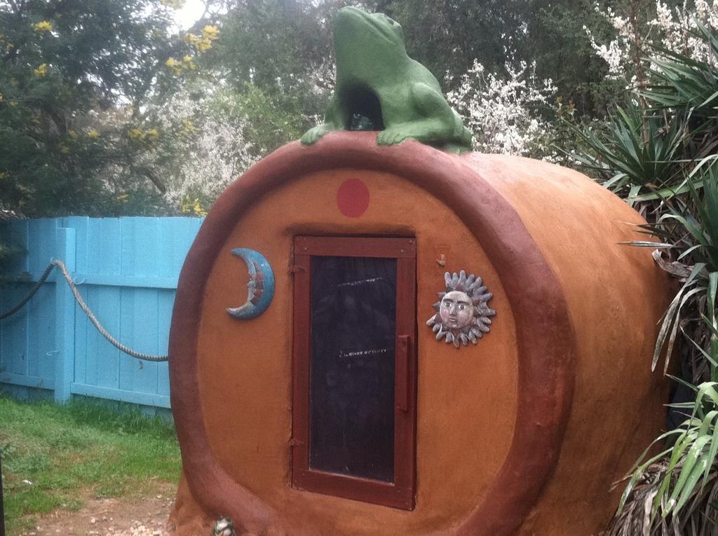 Hotel Hobbit Hut Geyserville Exterior foto